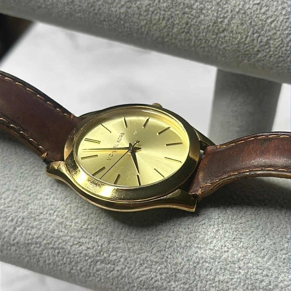 Michael Kors Womens Classic Gold Wristwatch